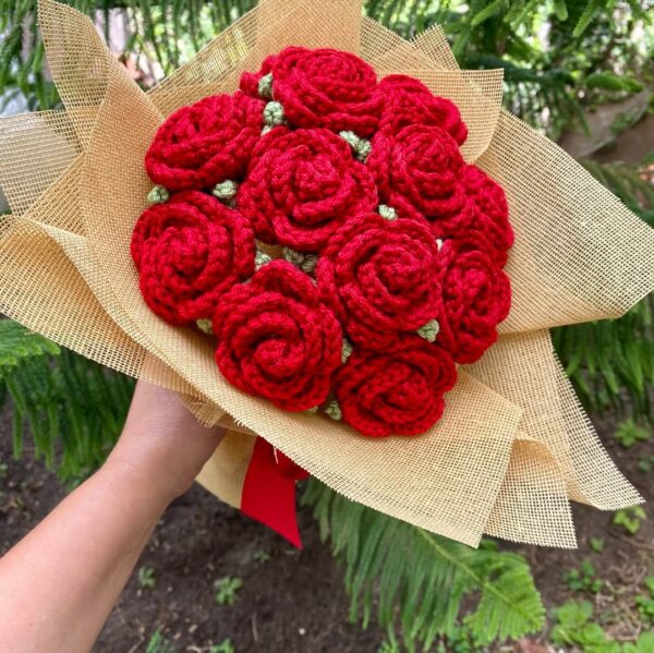 Red Crochet Flower Bouquet - Image 2