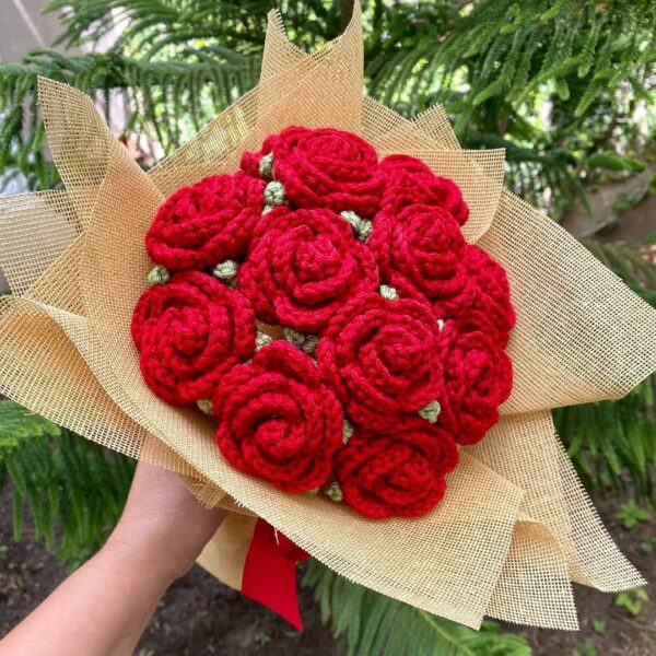 Red Crochet Flower Bouquet - Image 5