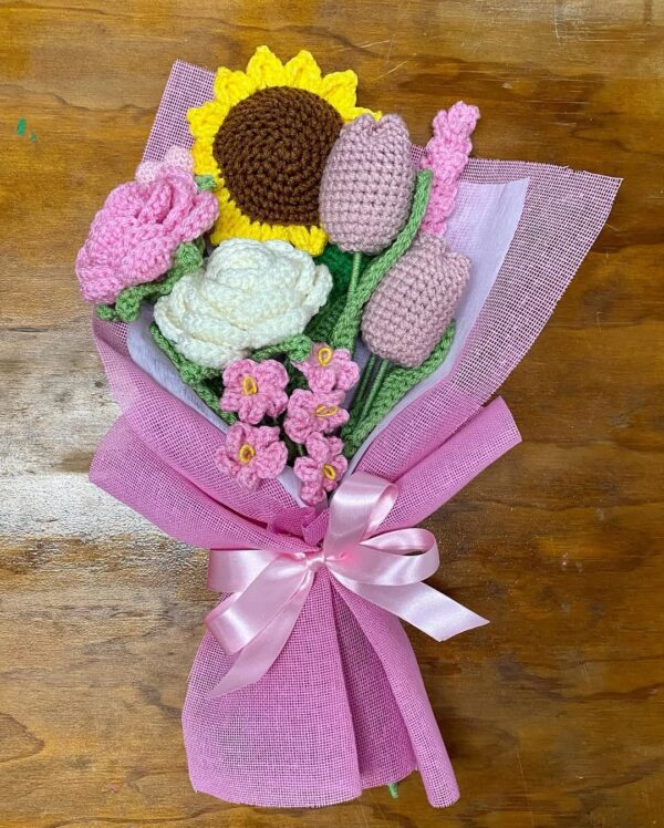 Crochet Flowers Bouquet Handmade - Image 2