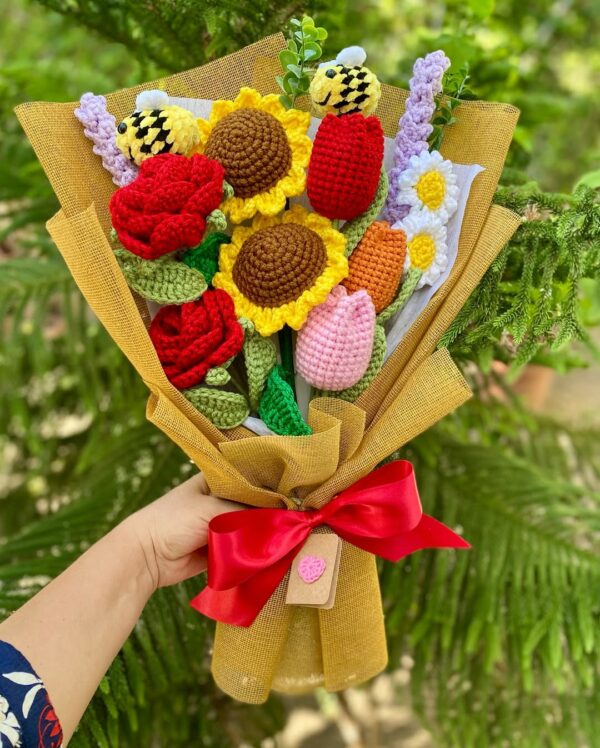 Crochet Flowers Bouquet - Image 5