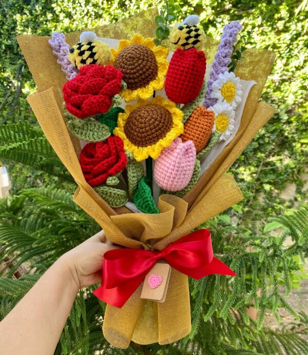 Crochet Flowers Bouquet - Image 3