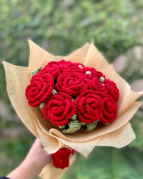 Red Crochet Flower Bouquet - Image 7