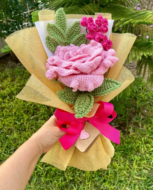 Crochet Flower Bouquet - Image 4