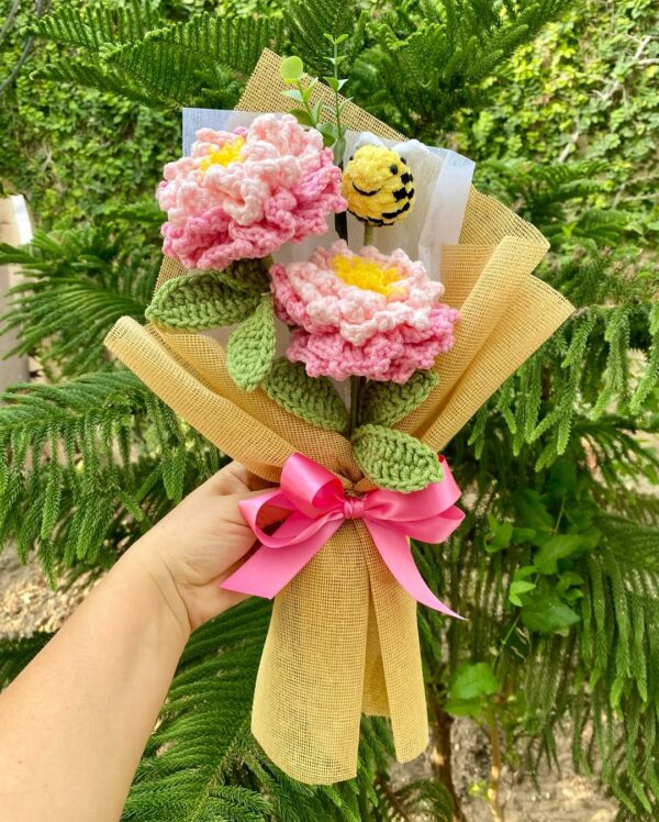 Crochet Flowers Bouquet - Image 3