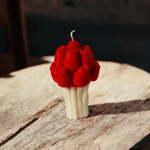Tulip flower candle