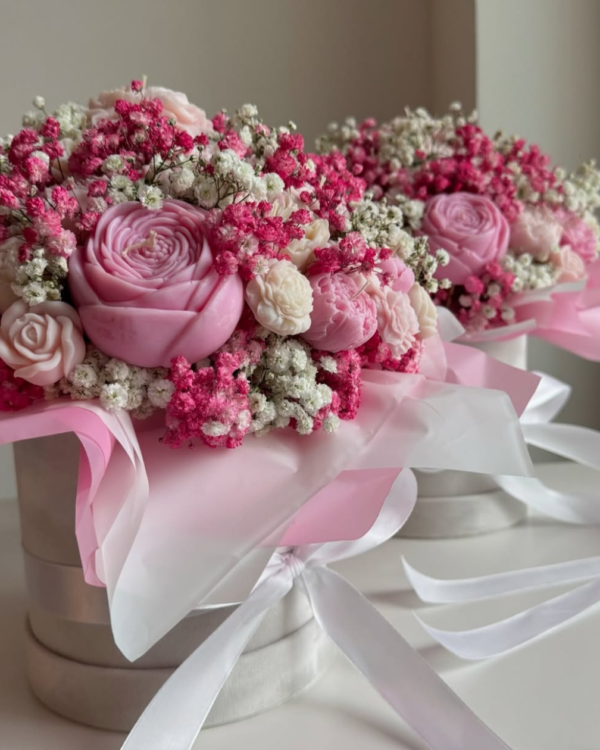 Flower Bouquet Candle - Image 2