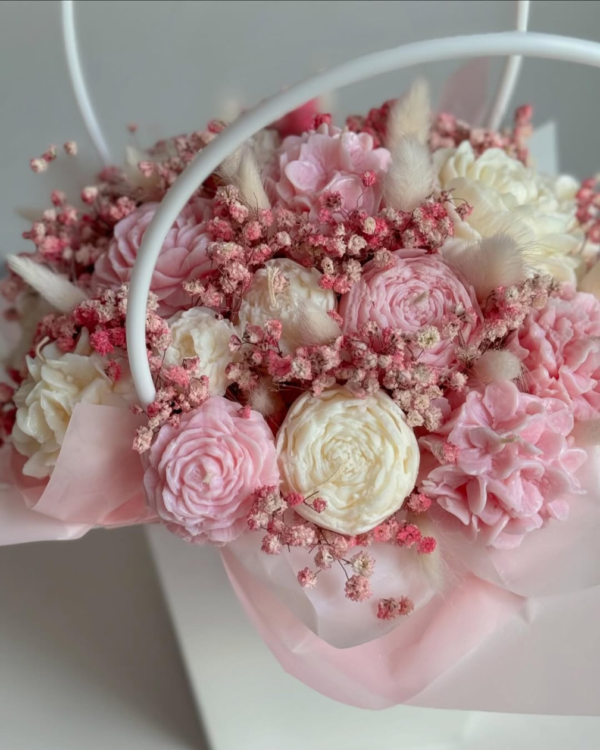Flower Bouquet Candle - Image 3