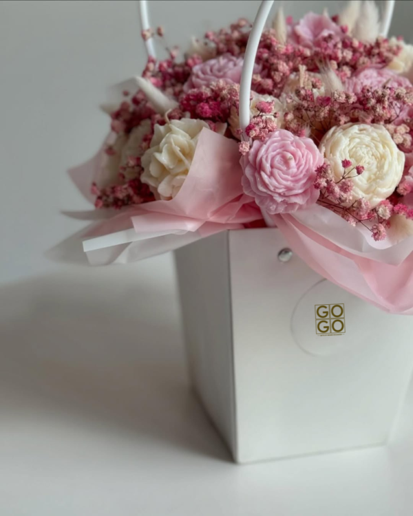 Flower Bouquet Candle - Image 4